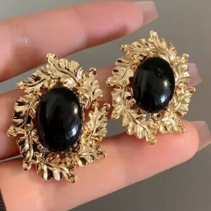 Vintage Feminine Gold Color  and Black Leaf Earrings